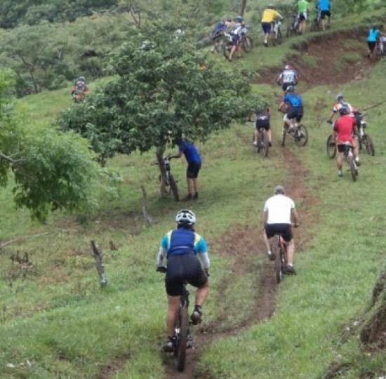 Centro infantil de Occidente organiza ruta recreativa de ciclismo de montaña