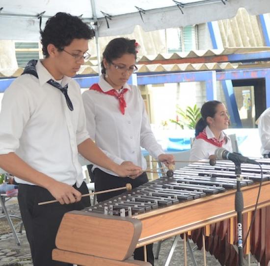 Grupo cultural de la Sede inaugura marimba